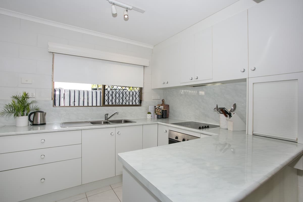 1/36-38 Mimosa Street, Holloways Beach - Image 1