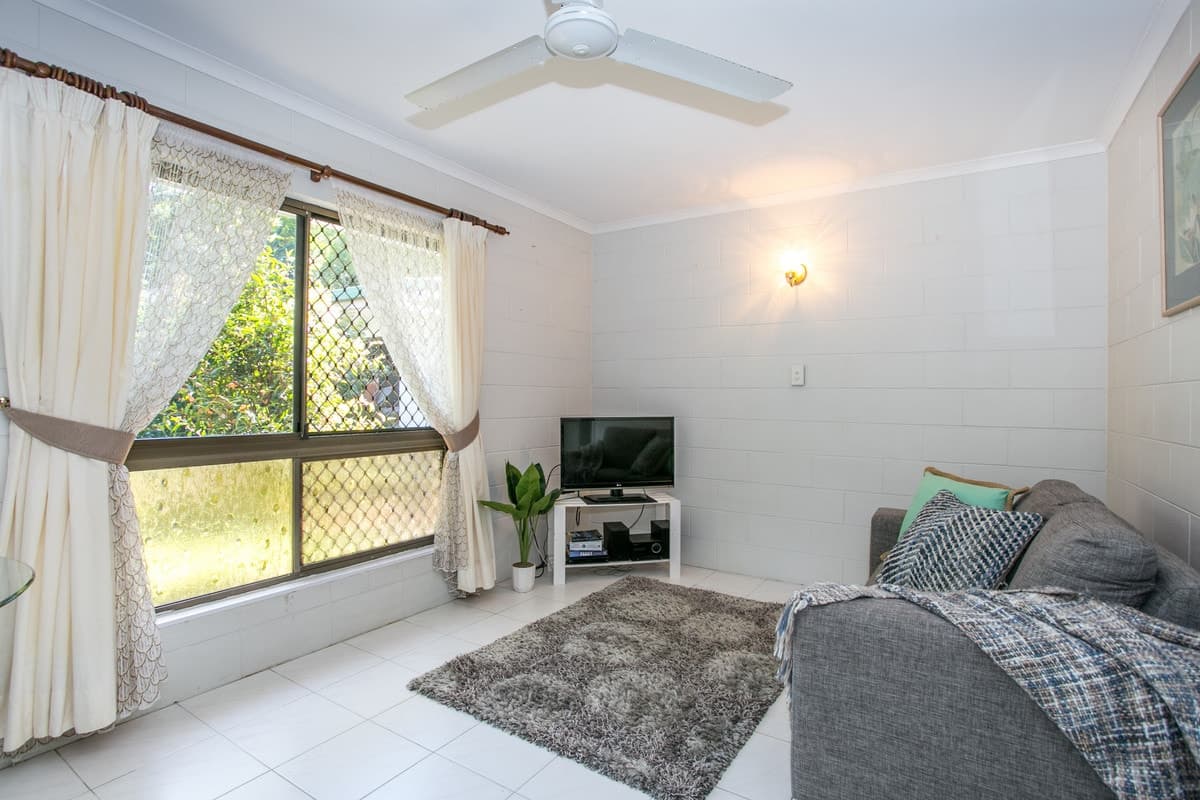 1/36-38 Mimosa Street, Holloways Beach - Thumbnail 2