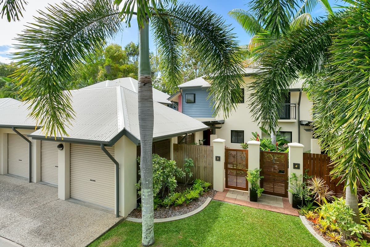 3/5-7 Arlington Esplanade, Clifton Beach - Image 1