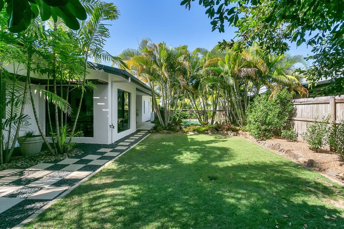 9 Cocus Crescent, Palm Cove - Image 1