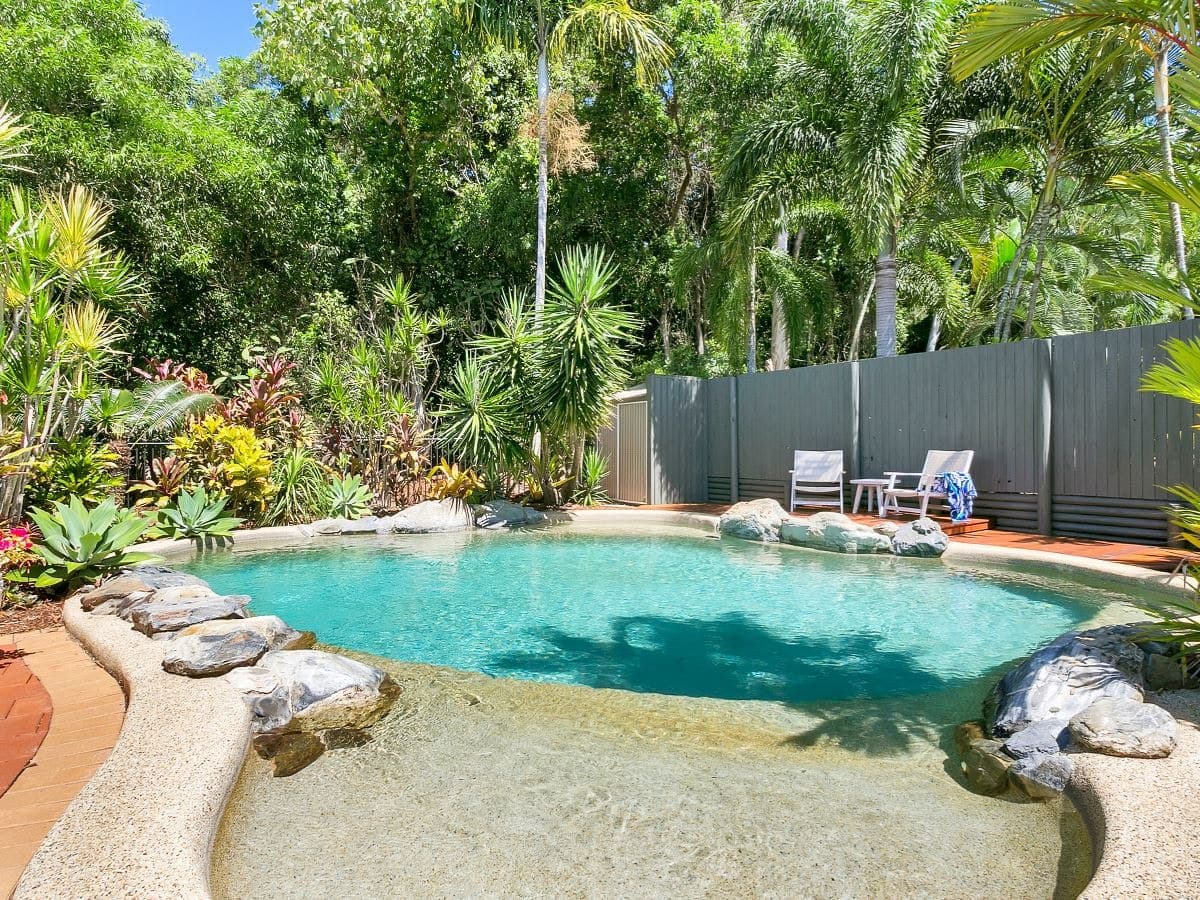 33 Bramble Street, Clifton Beach - Thumbnail 3