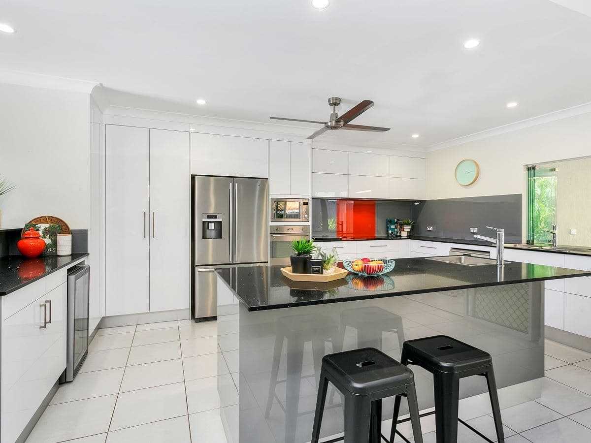 33 Bramble Street, Clifton Beach - Thumbnail 4