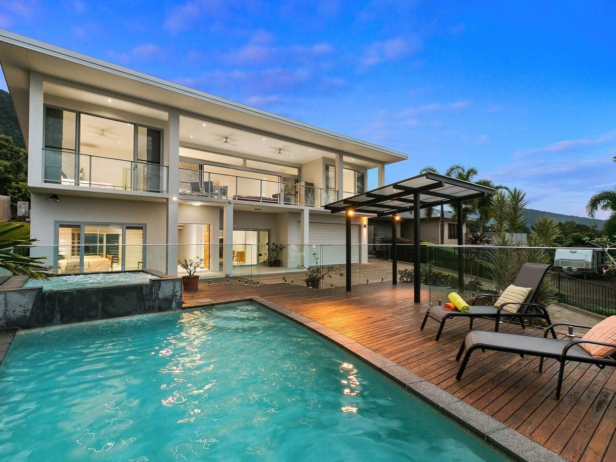 13 Alstonia Close, Redlynch - Image 1