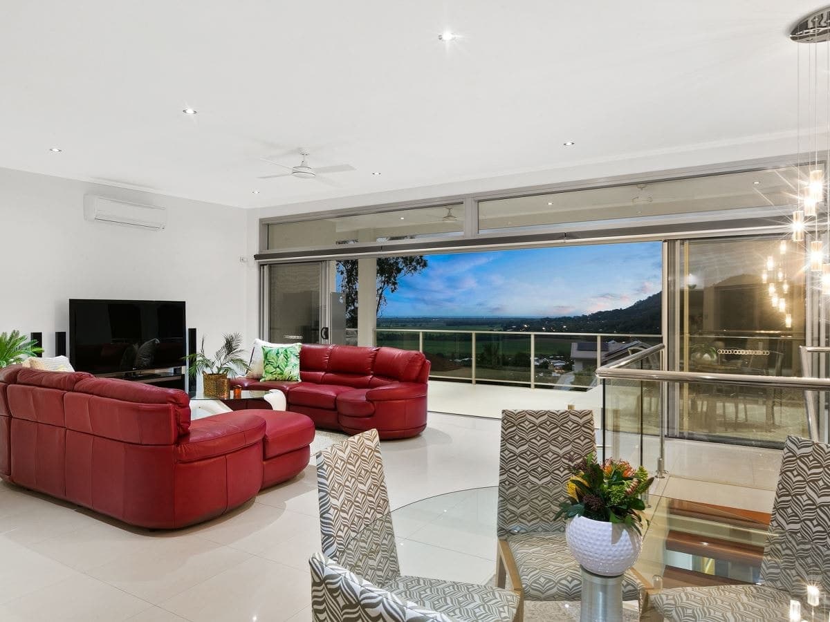 13 Alstonia Close, Redlynch - Thumbnail 2