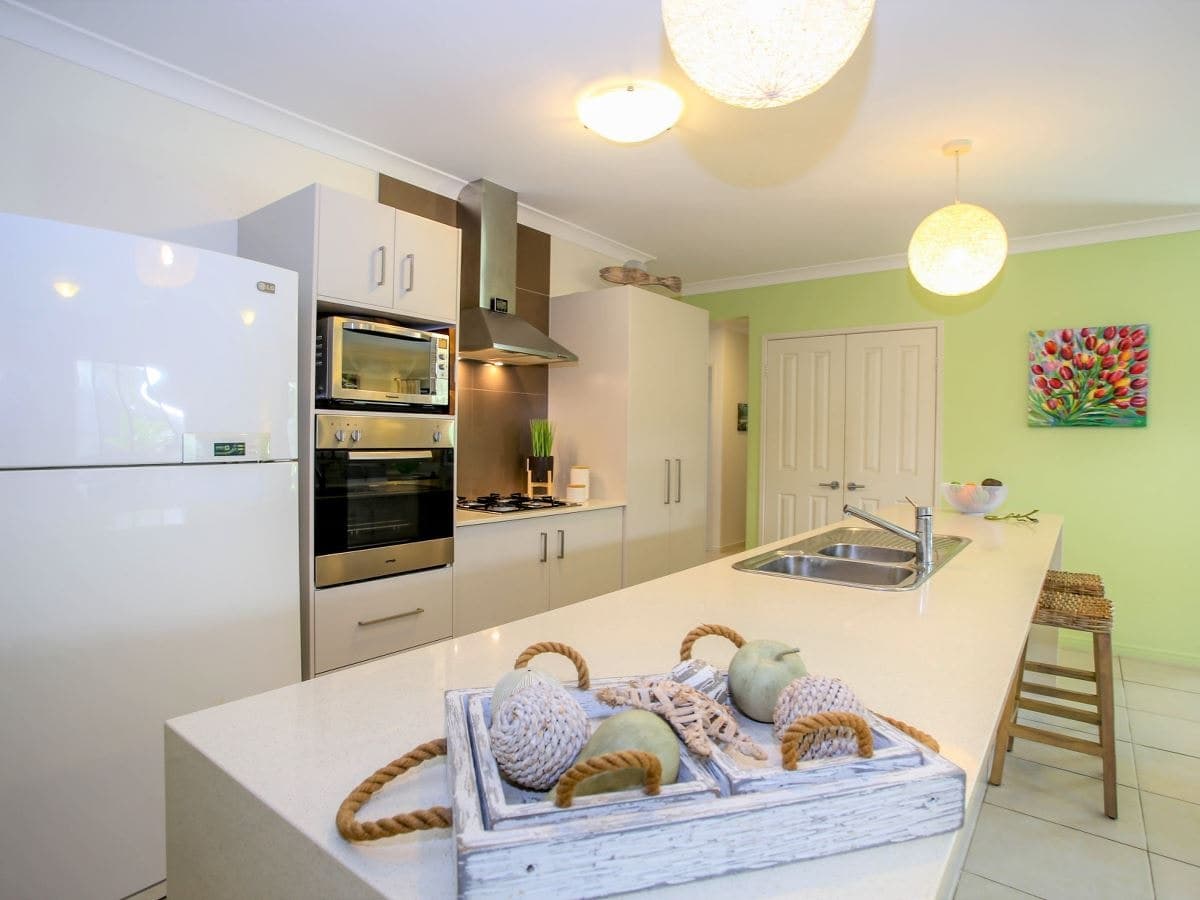 12 Hideaway Close, Palm Cove - Thumbnail 2