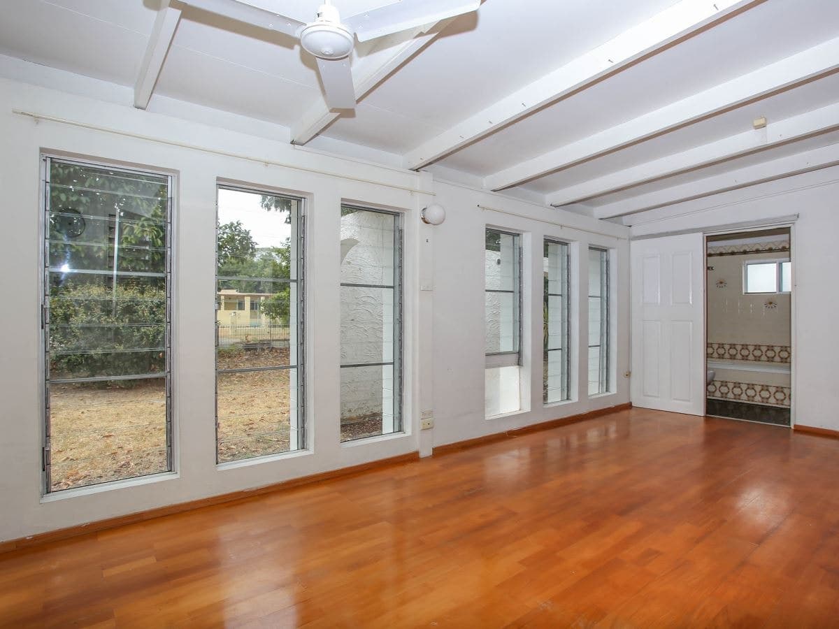 11 Carolyn Close, Yorkeys Knob - Image 1