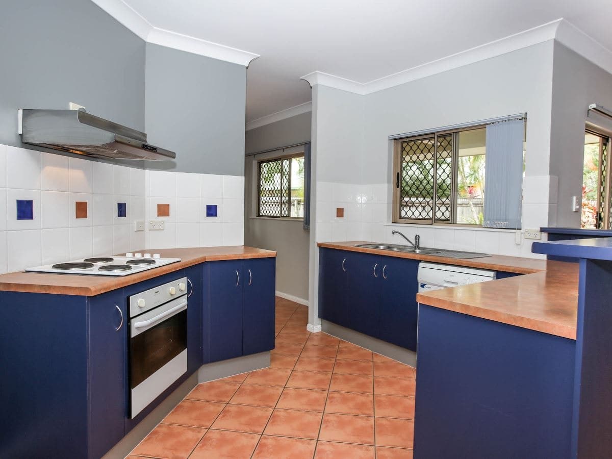 7 Burleigh Close, Kewarra Beach - Thumbnail 2