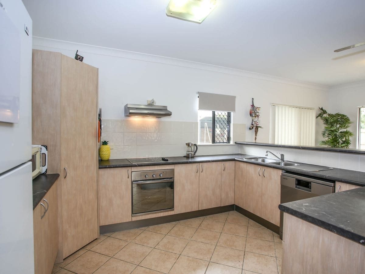 18 Bronte Close, Kewarra Beach - Thumbnail 2