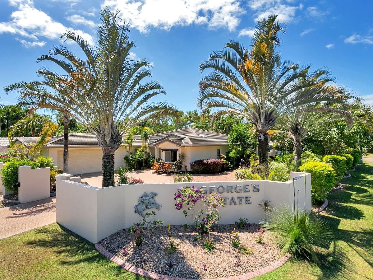 2 Whitehaven Court, Clifton Beach - Image 1