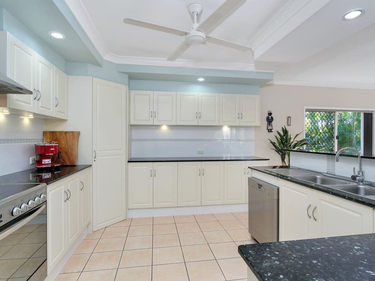 2 Whitehaven Court, Clifton Beach - Thumbnail 5