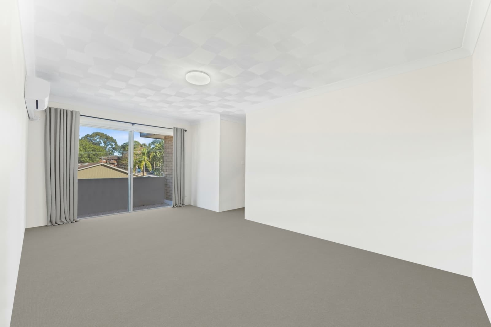 80 The Esplanade, GUILDFORD, Guildford - Thumbnail 7