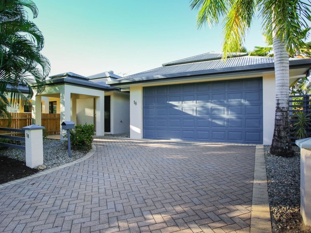 18 Kirra Close, Kewarra Beach - Image 1