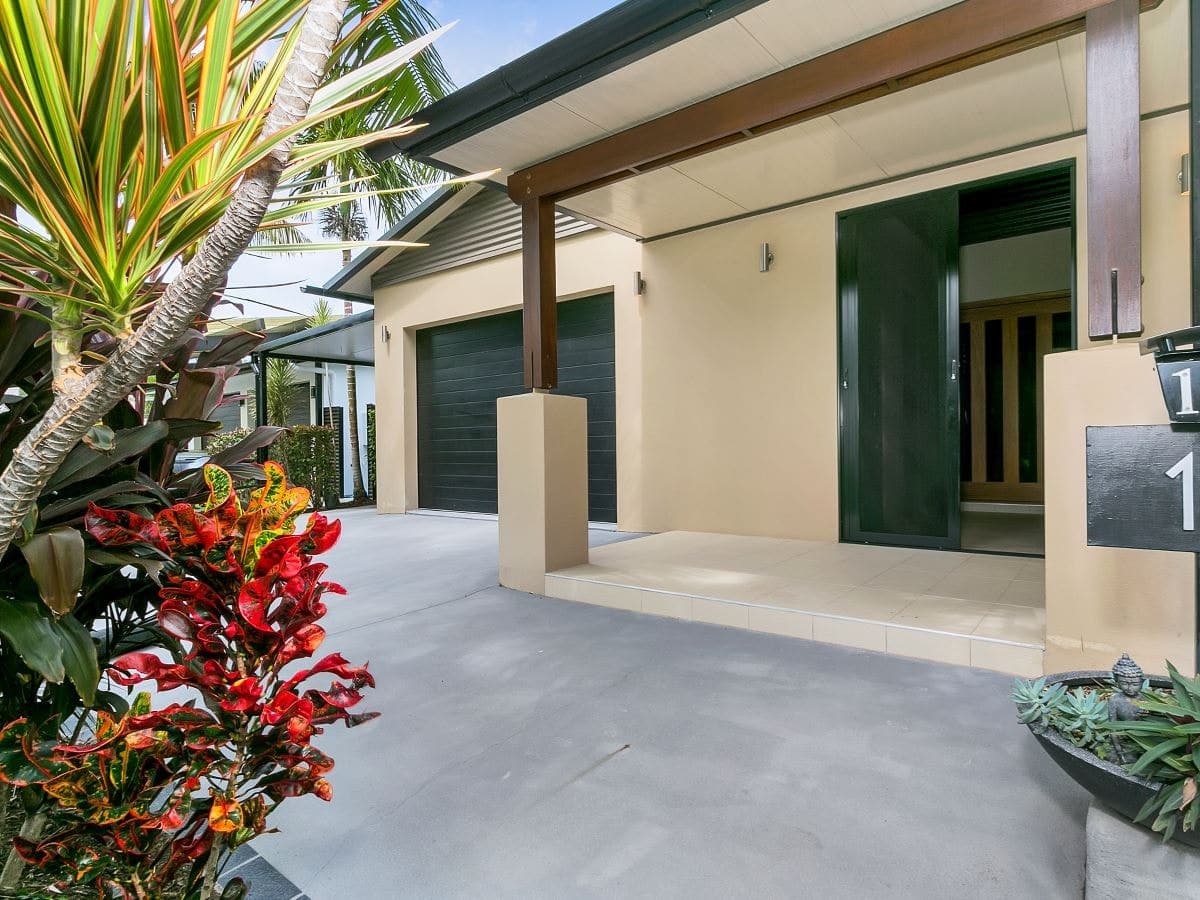 13 Sennfeld Close, Palm Cove - Thumbnail 2