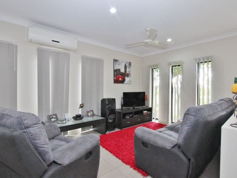 38 Flagstone Terrace, Trinity Park - Thumbnail 2