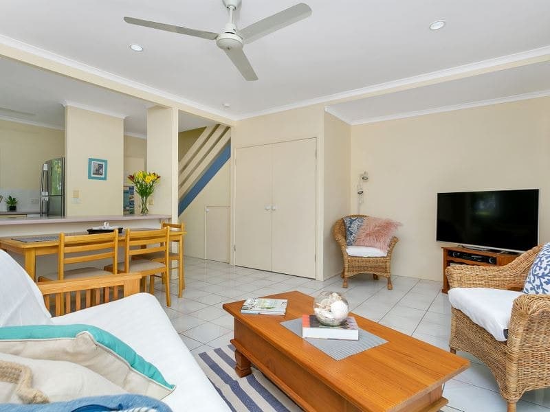 6/77-79 Moore Street, Trinity Beach - Image 1