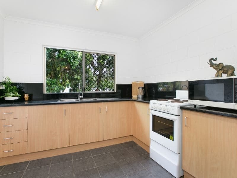 4/13-17 Oyster Court, Trinity Beach - Thumbnail 3