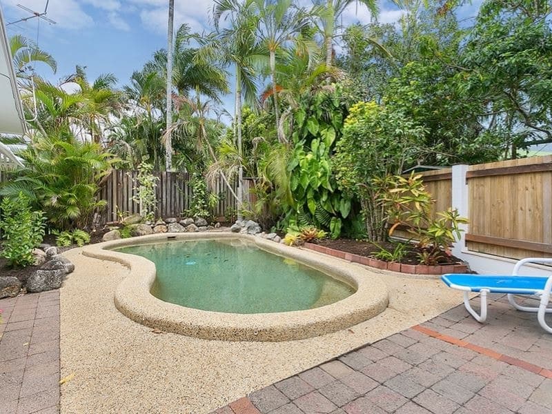 16 Scarborough Close, Kewarra Beach - Thumbnail 2
