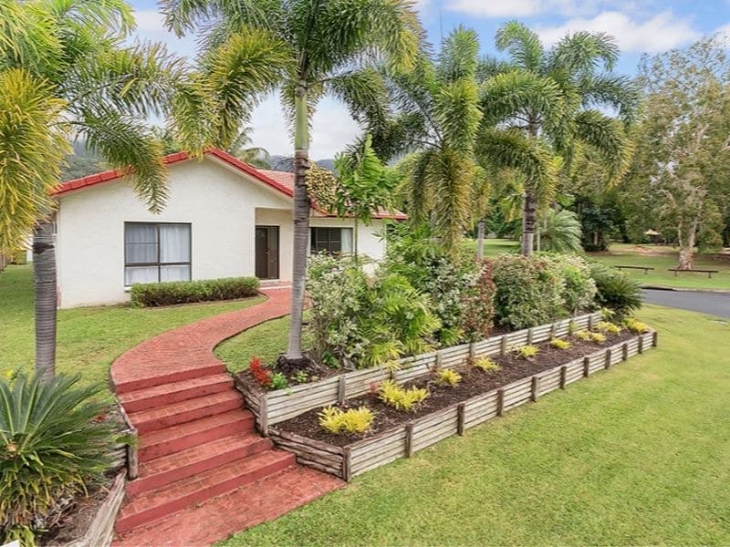 13 Saxon Street, Clifton Beach - Image 1