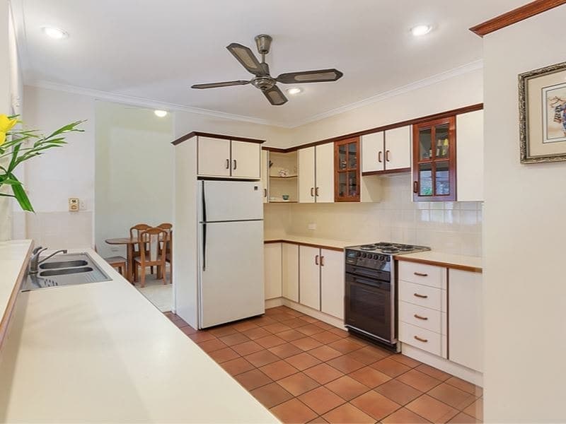 13 Saxon Street, Clifton Beach - Thumbnail 3