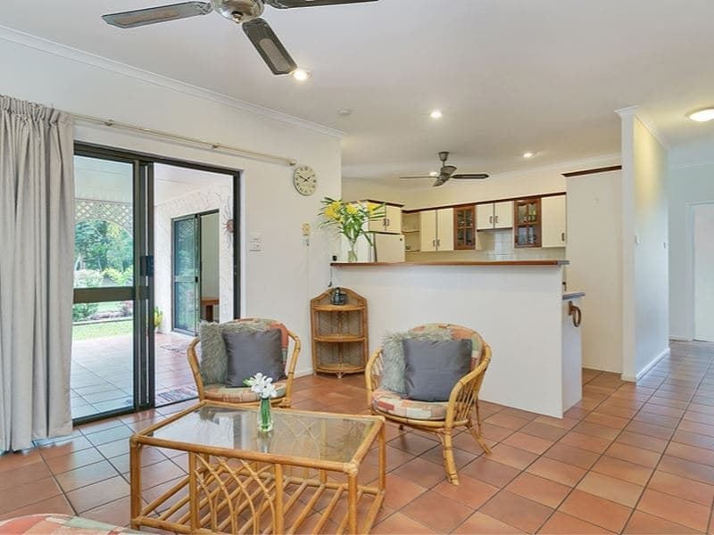 13 Saxon Street, Clifton Beach - Thumbnail 4
