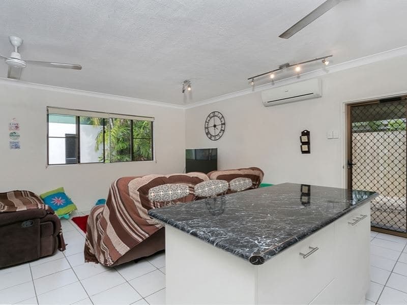 31 Periwinkle Avenue, Trinity Beach - Thumbnail 3