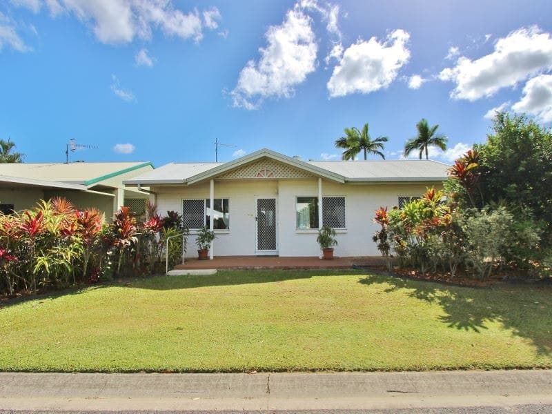 33/31 Lake Placid Road, Caravonica - Image 1