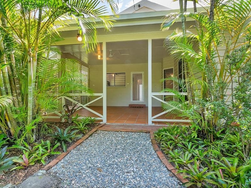 8 Garlock Close, Clifton Beach - Image 1