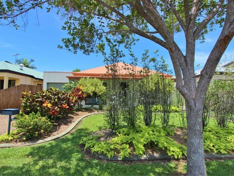 8 Kirra Close, Kewarra Beach - Image 1