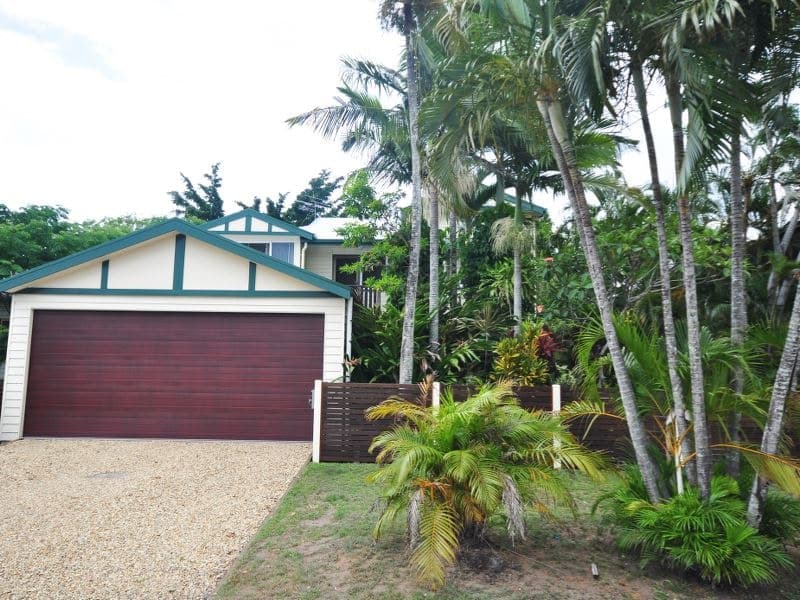 199 Buchan Street, Bungalow - Thumbnail 2