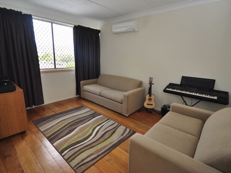 199 Buchan Street, Bungalow - Thumbnail 7