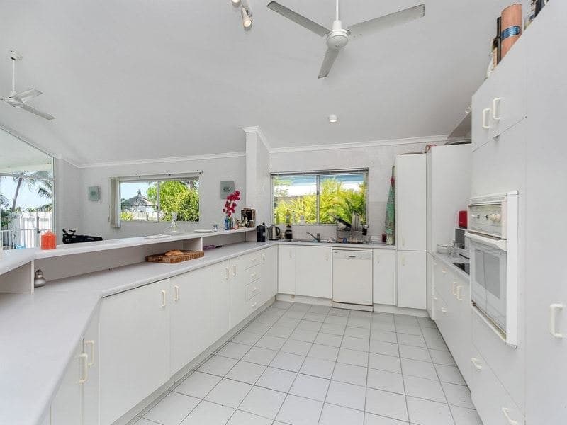 40 Hibiscus Lane, Holloways Beach - Thumbnail 3