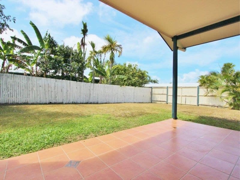 11 WHALE CLOSE, Kewarra Beach - Thumbnail 2