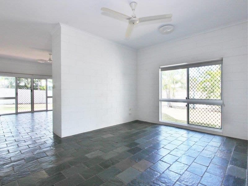 11 WHALE CLOSE, Kewarra Beach - Thumbnail 4