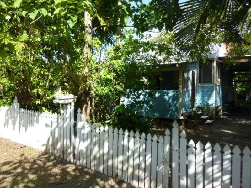 39 Saw Street, Machans Beach - Image 1