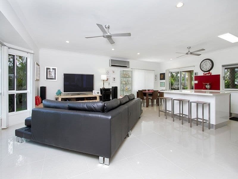 6 Pellowe Street, Clifton Beach - Image 1