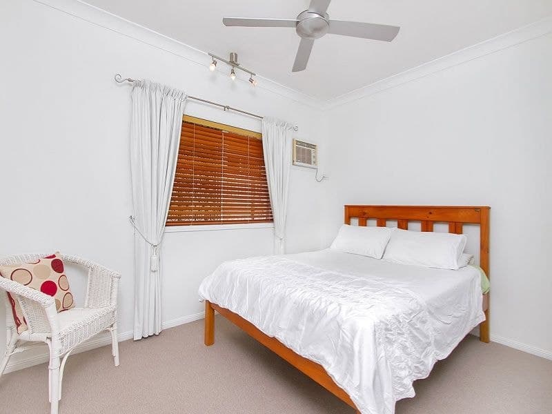 6 Pellowe Street, Clifton Beach - Thumbnail 7