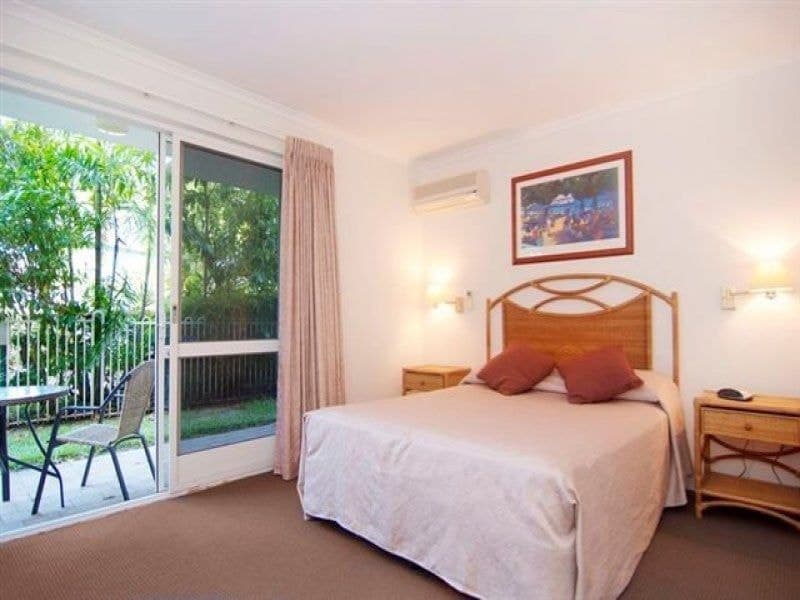105 Coral Coast Drive, Palm Cove - Thumbnail 3
