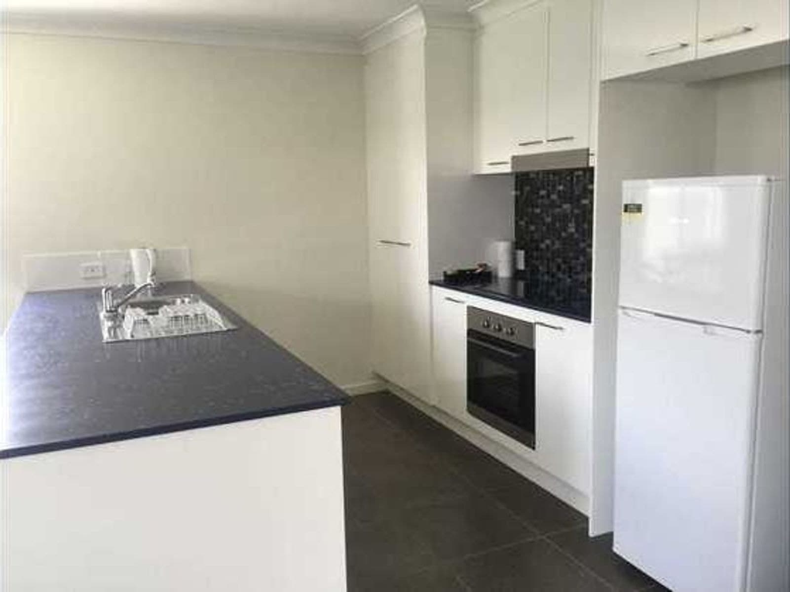 2/17 Barnsley, Chinchilla QLD 4413, Chinchilla - Thumbnail 4