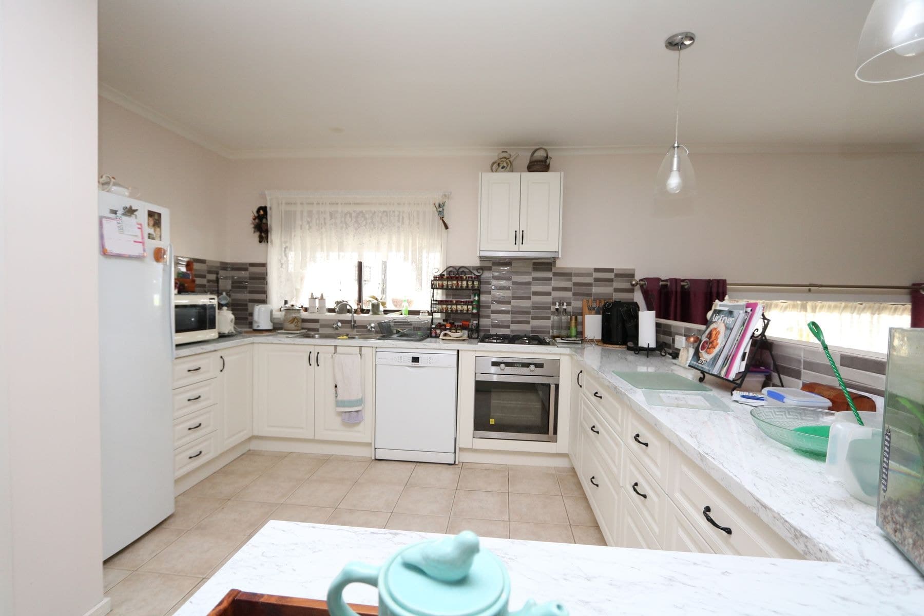 10 Annesly Street South, Carisbrook VIC 3464, Carisbrook - Thumbnail 2