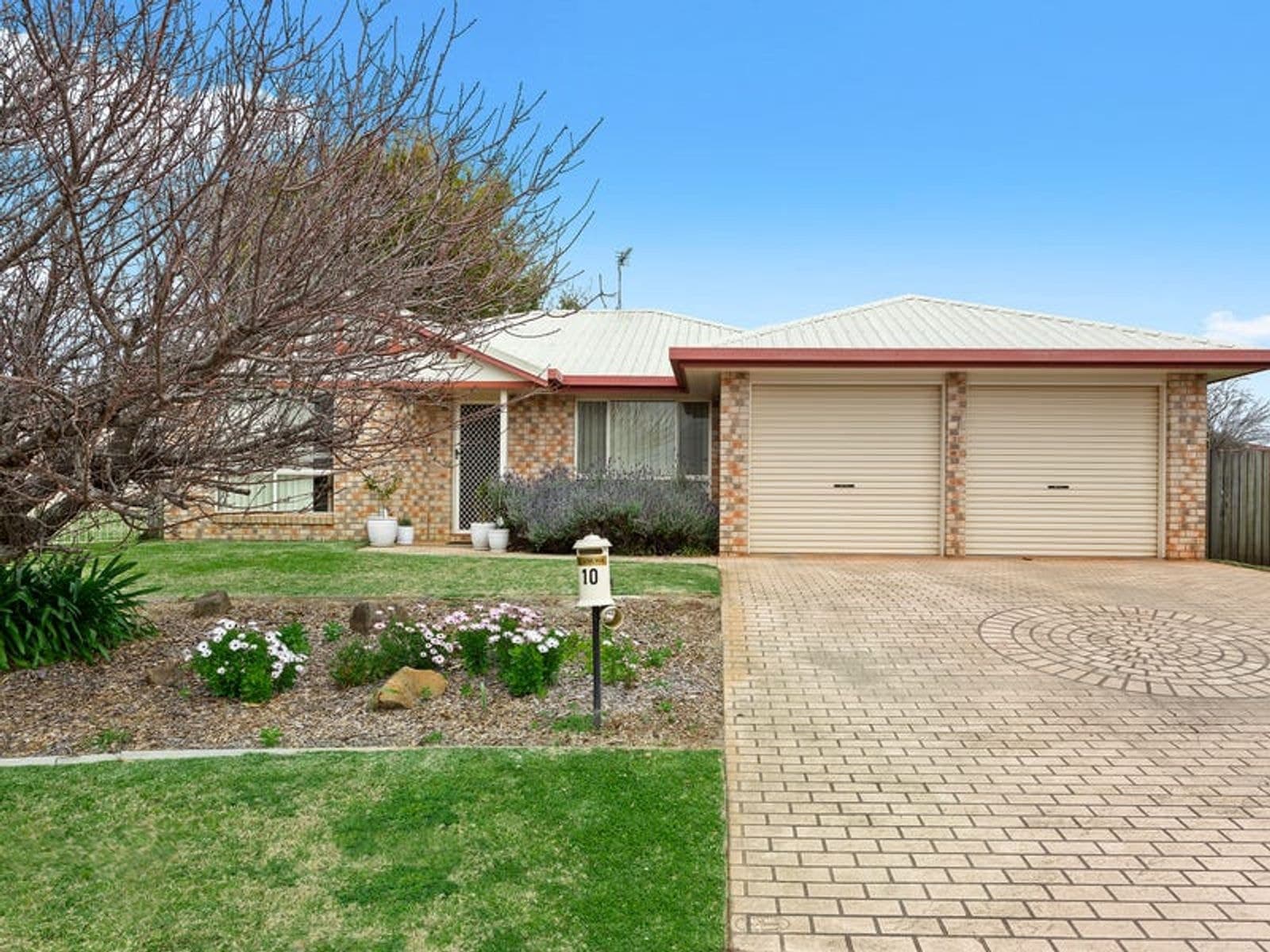 10 Sunflower Close, Middle Ridge QLD 4350, Middle Ridge - Thumbnail 2