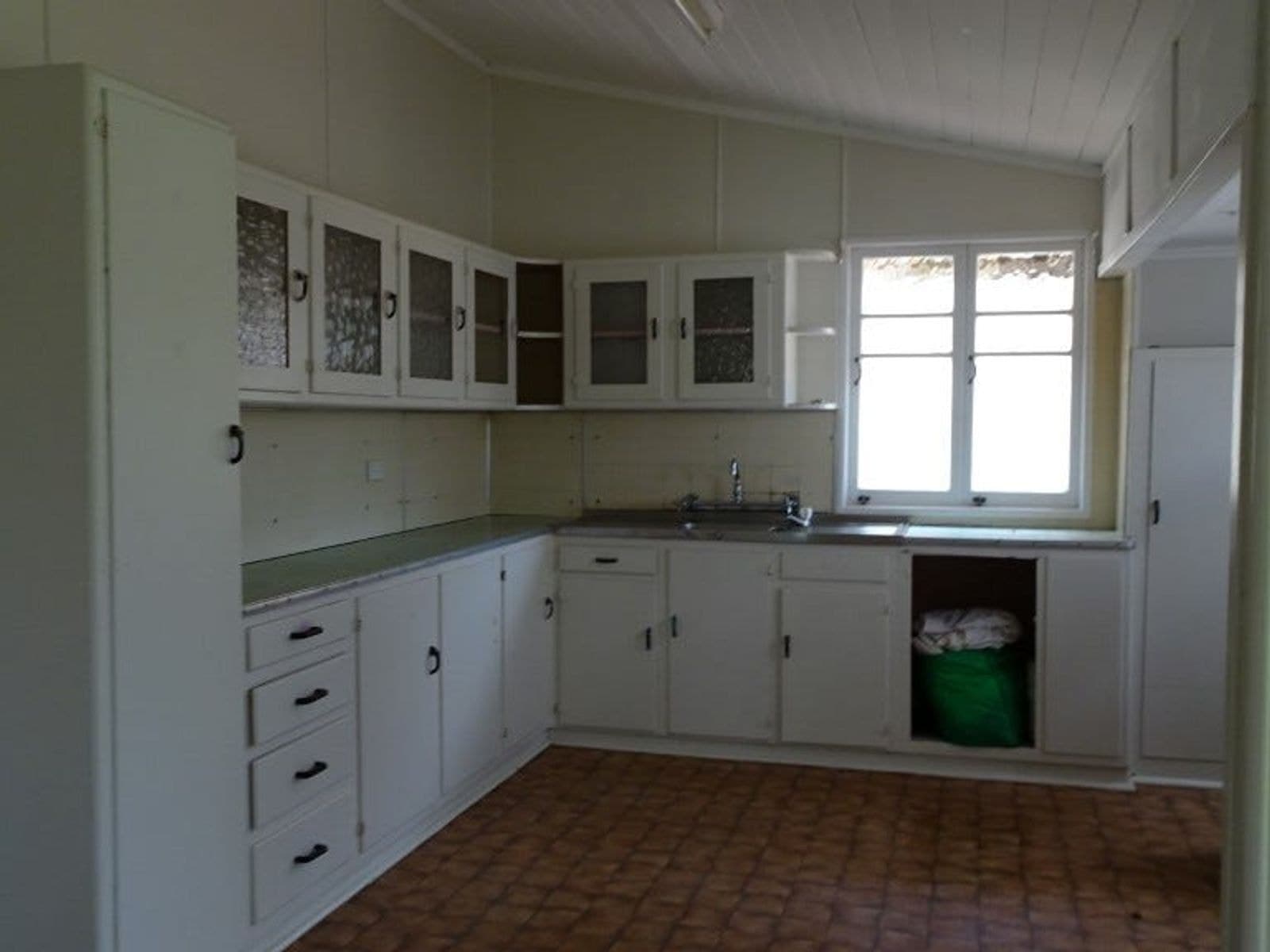 18 WEST STREET, Childers QLD 4660, Childers - Thumbnail 6