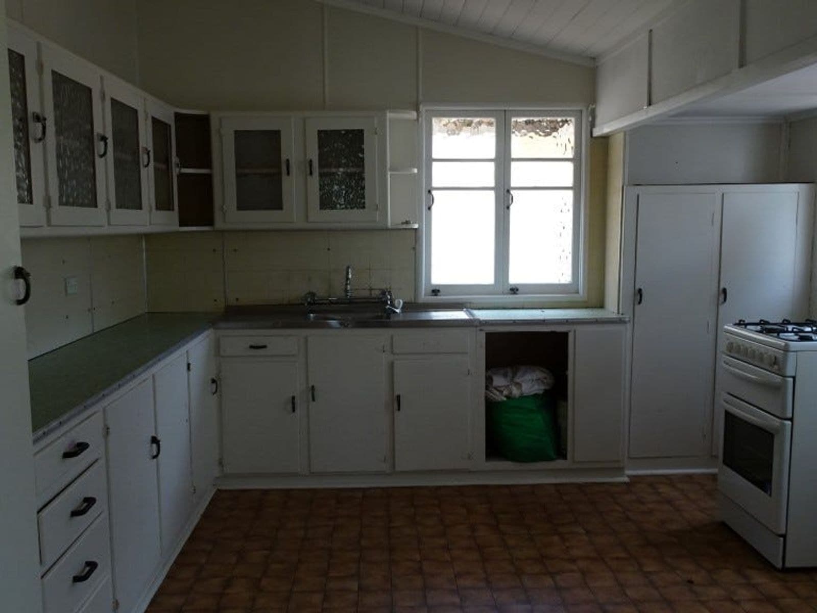 18 WEST STREET, Childers QLD 4660, Childers - Thumbnail 7