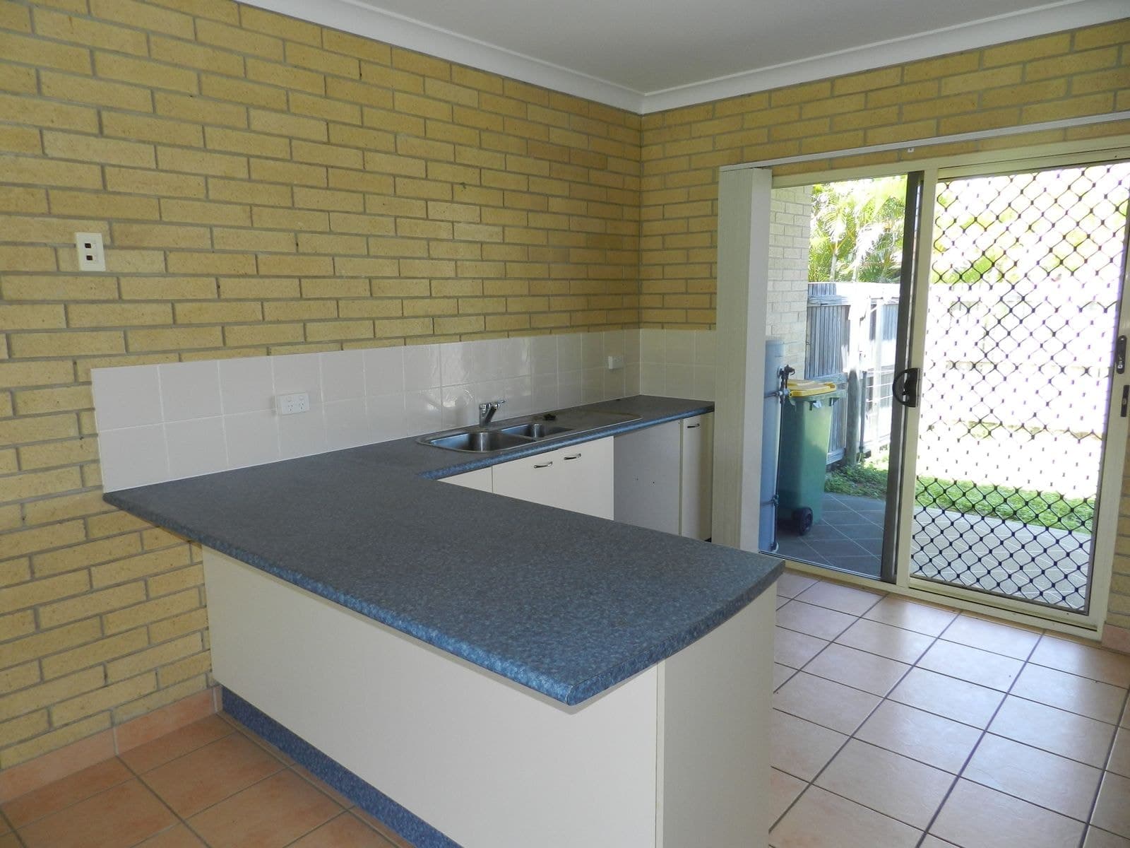 3/43-45 Owen Jenkins Drive, Sarina Beach QLD 4737, Sarina Beach - Thumbnail 2