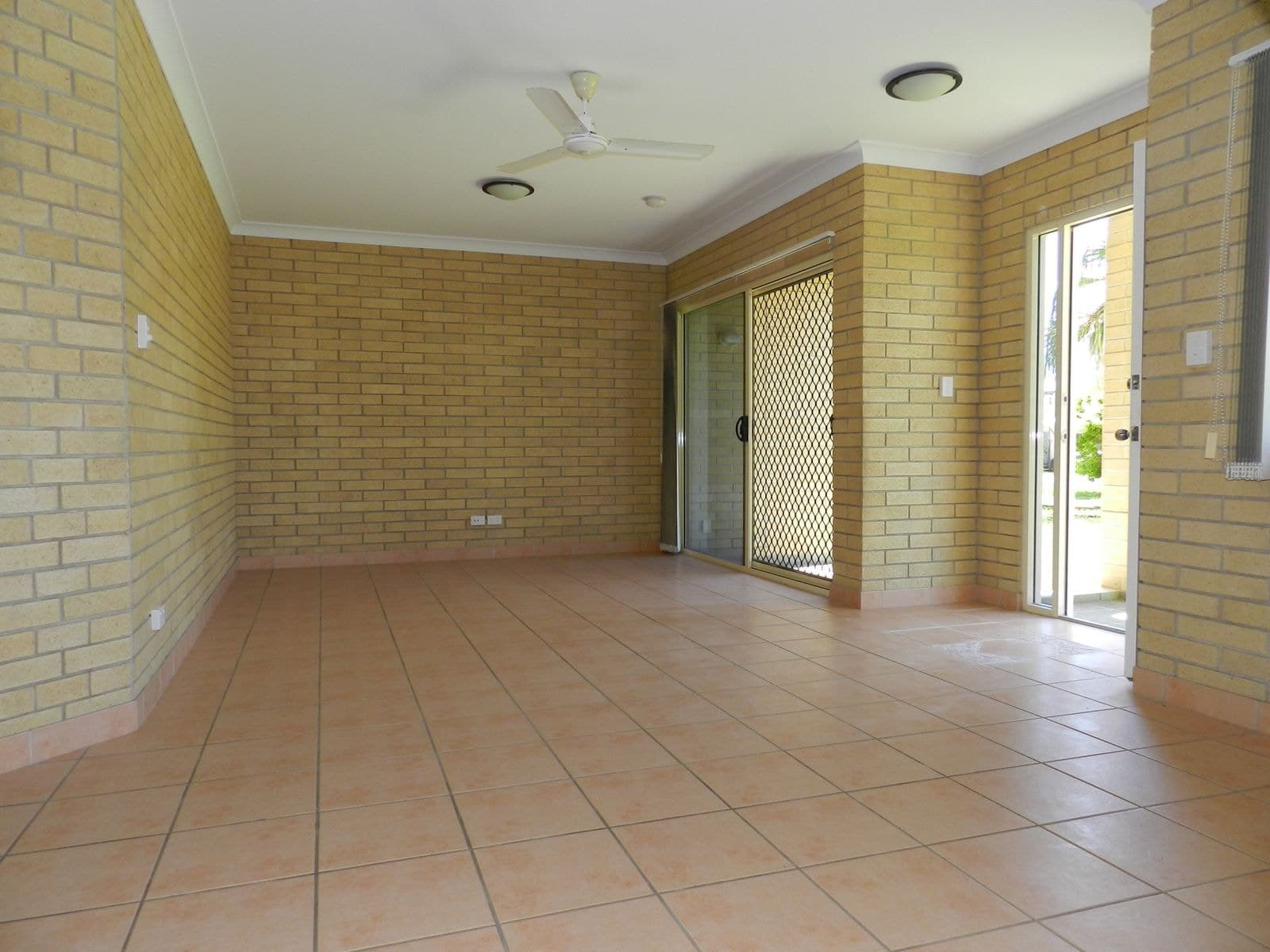 3/43-45 Owen Jenkins Drive, Sarina Beach QLD 4737, Sarina Beach - Thumbnail 6