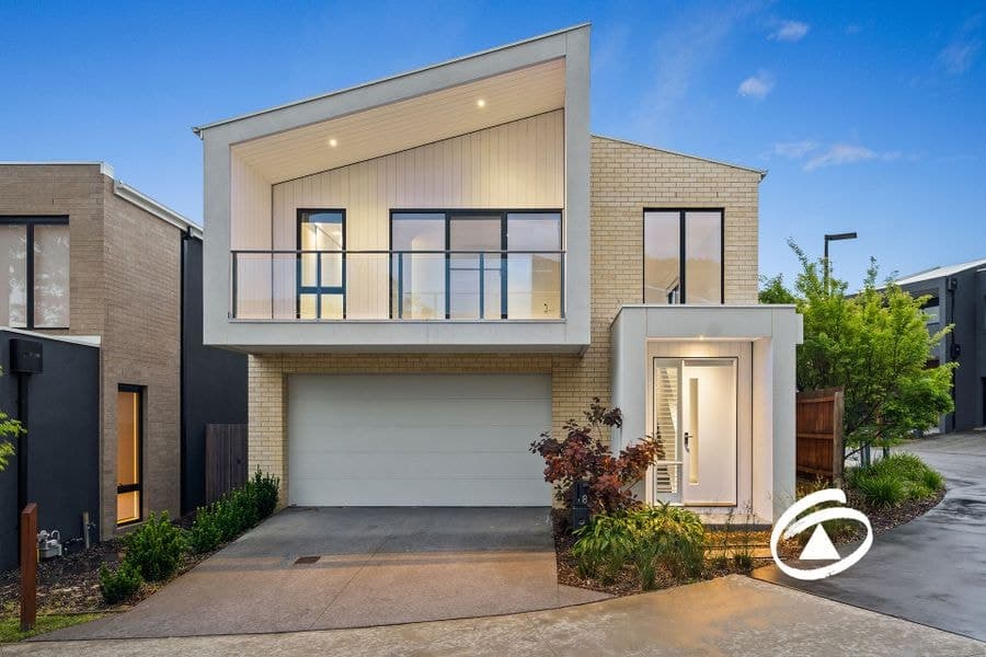 8 Willowdene Way, Berwick VIC 3806, Berwick - Image 1