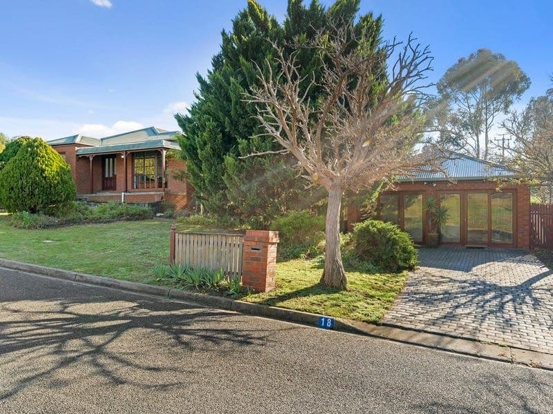 18 Swans Road, Darley VIC 3340, Darley - Image 1