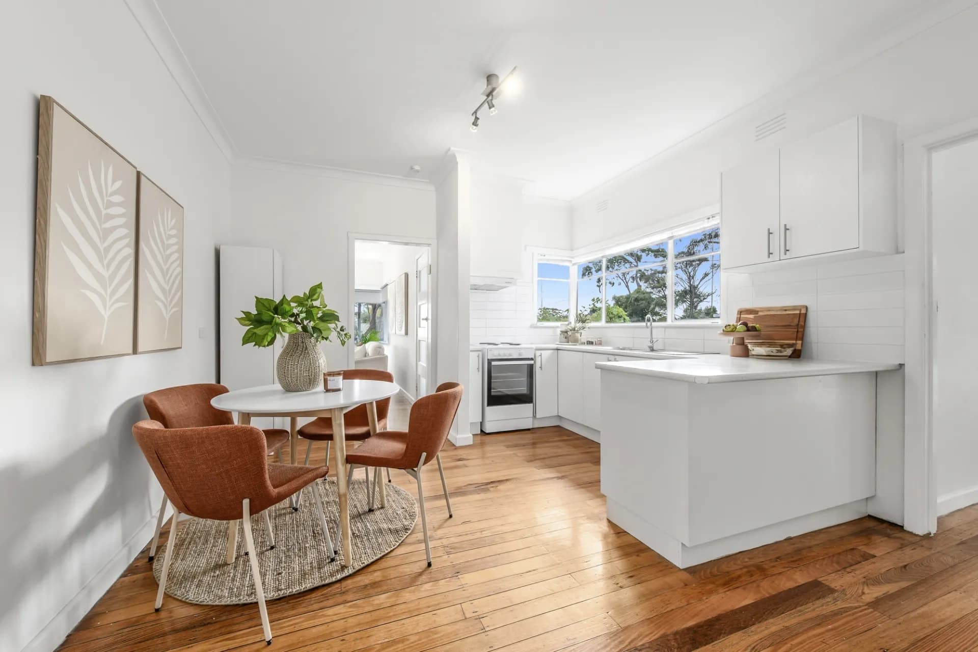 24 Hayes Avenue, Rosebud, VIC, Rosebud - Thumbnail 2