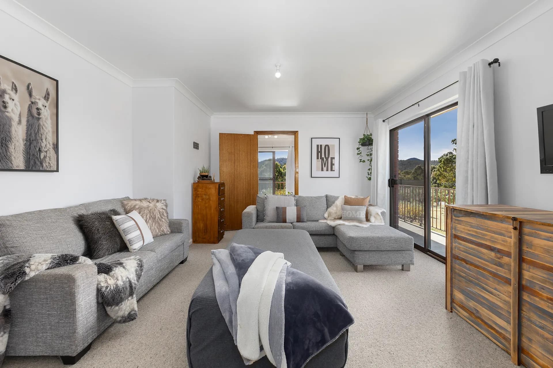 66 Pine Grove, Jindabyne, NSW, Jindabyne - Thumbnail 6