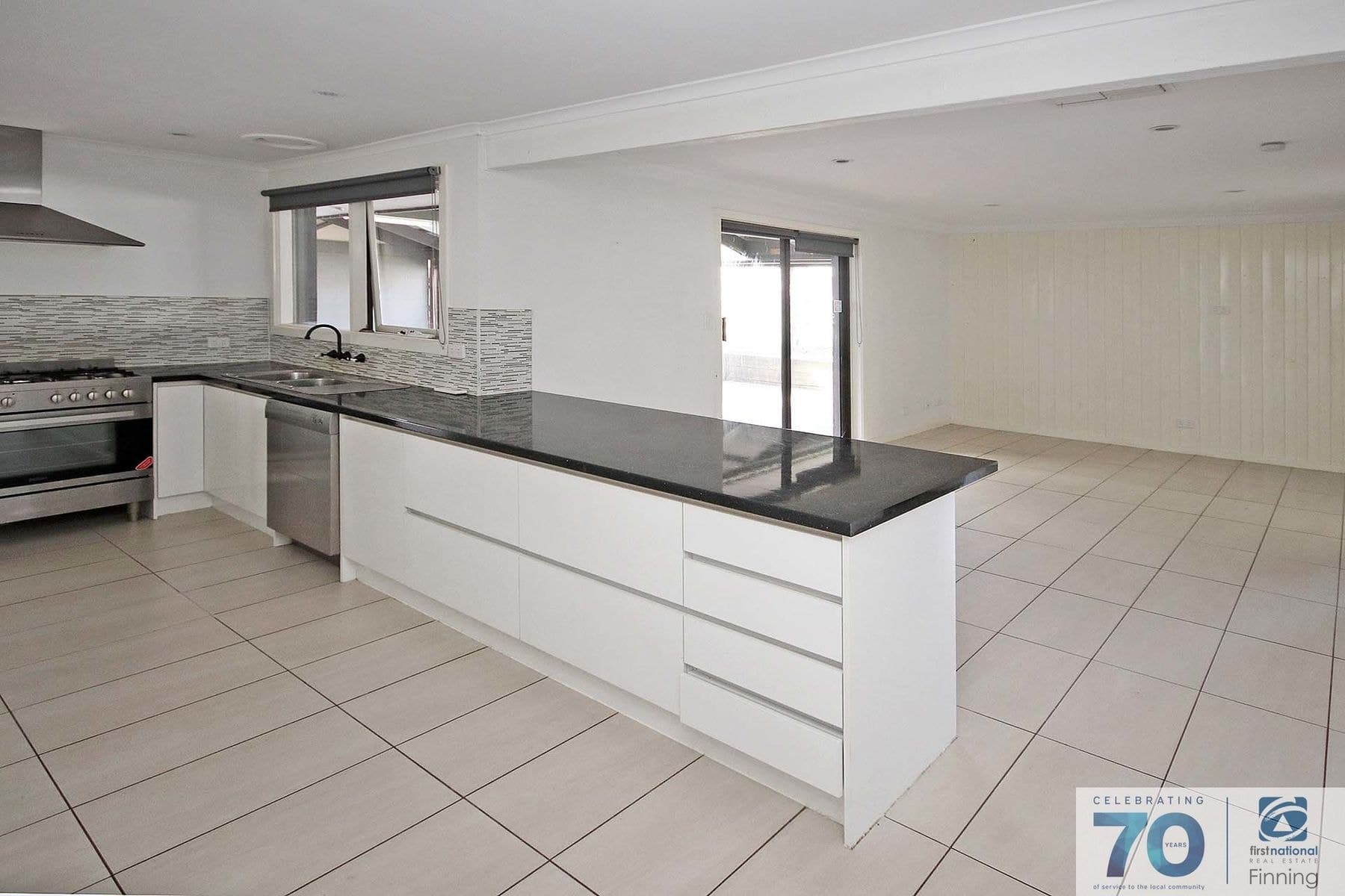 33 Holbourne Drive, Junction Village VIC 3977, Junction Village - Thumbnail 4
