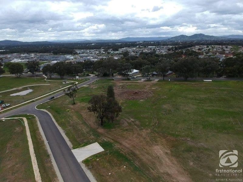 4 Eagleton Place, West Wodonga VIC 3690, West Wodonga - Image 1